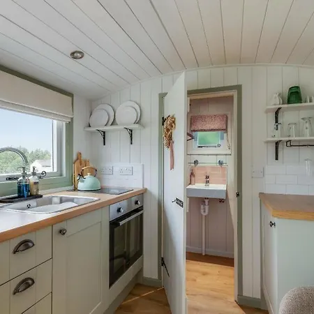 The Little Yorkshire Shepherd'S Hut Elslack Exterior photo